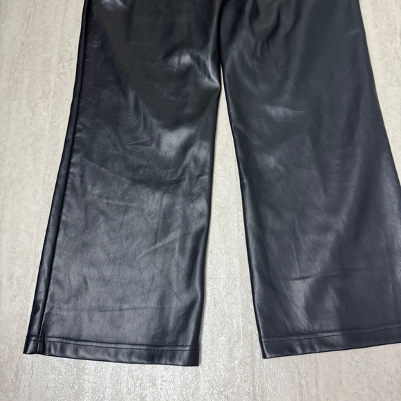 7 for all Mankind black faux leather wide leg crop pants - Picture 10 of 13